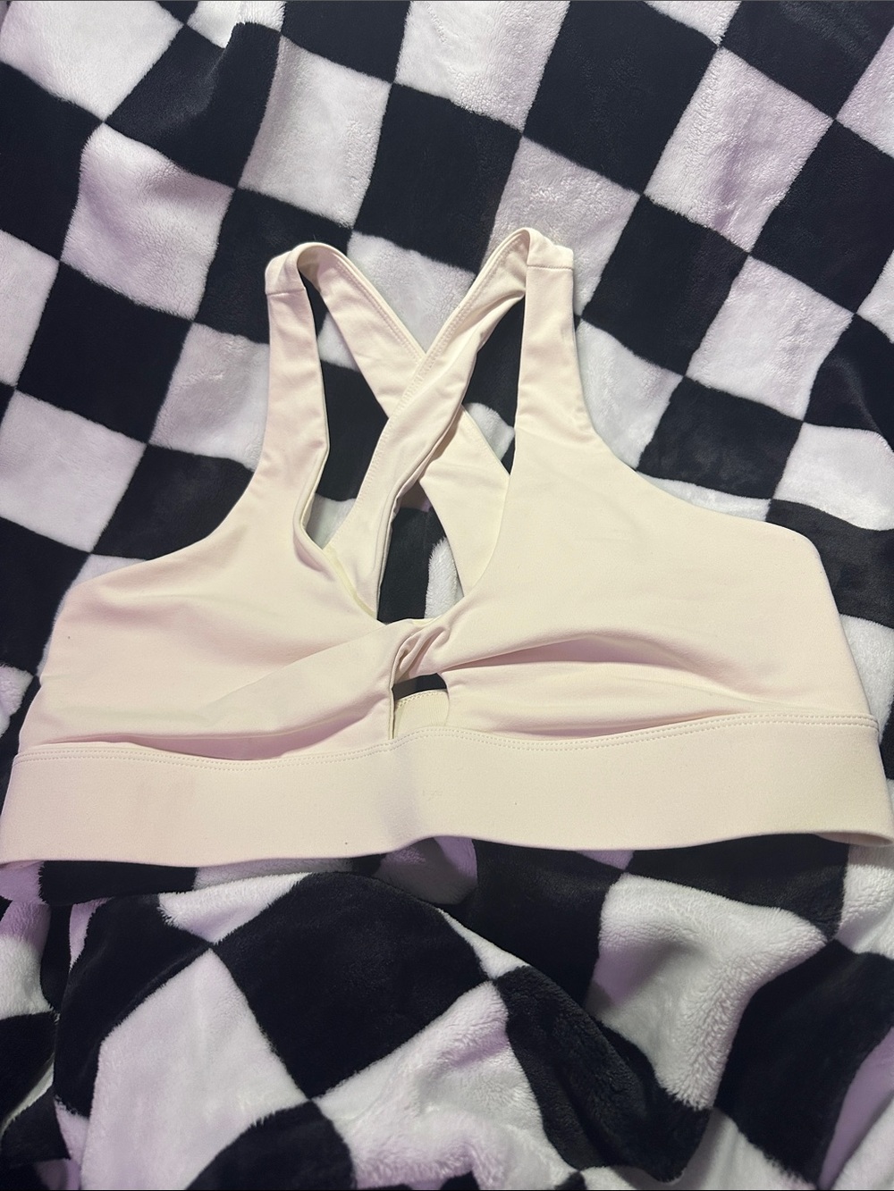 Fabletics Oasis Twist Sports Bra